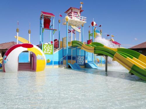 Pvz #35: Poolside Commons At Paradise Village
