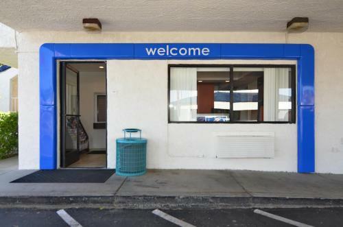 Hotel Motel 6 Palm Springs North