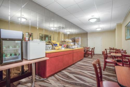 Hotel Days Inn By Wyndham Liberty
