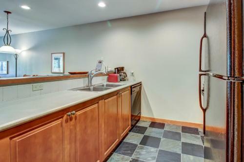 Eagle Springs West 403: Blackbird Suite