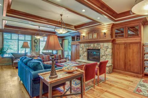 Eagle Springs West 403: Blackbird Suite