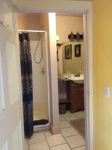 Glass Magnolia Bed & Breakfast