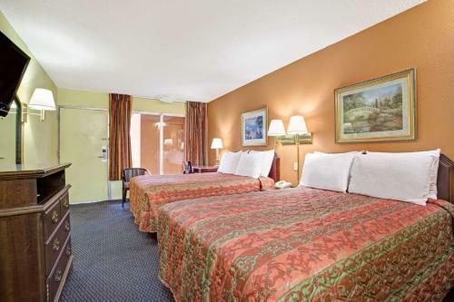 Hotel Days Inn By Wyndham Benson