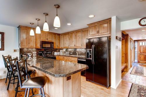 Shadowbrook 402