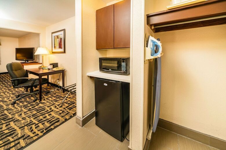 Hotel Quality Inn & Suites