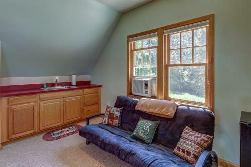 Lake Breeze Studio