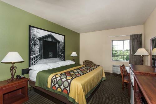 Hotel Super 8 By Wyndham Troy