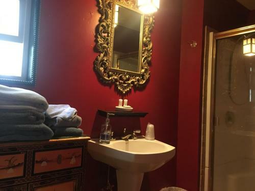Shady Lady Bed And Breakfast