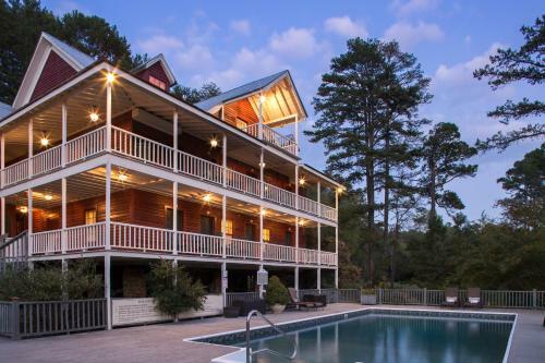 Posada Glen-ella Springs Inn