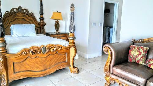 Beach And Bay Mediterraneantownhouse