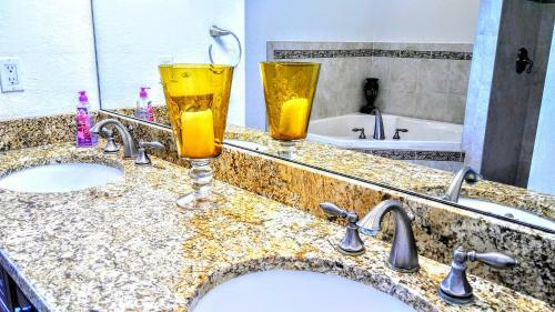 Beach And Bay Mediterraneantownhouse