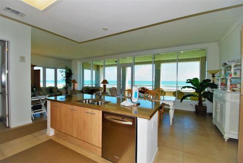 Apartamento Los Corales Condo Unit #201n