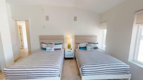 Exhale - 45 Central Square B-2 By Dune Vacation Rentals