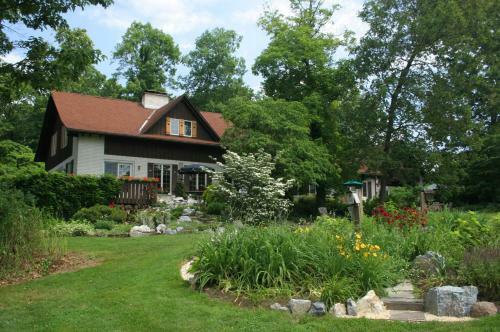 Swiss Woods Bed And Breakfast