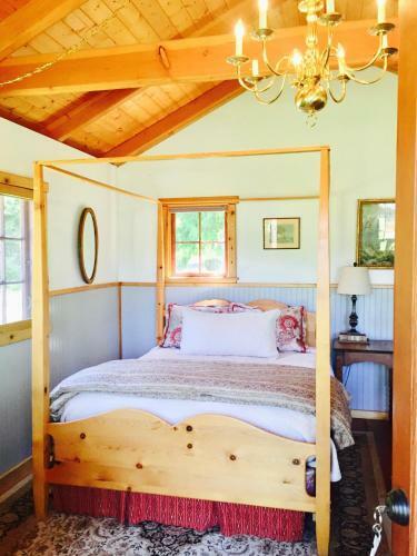 Hostal Bond Ranch Retreat