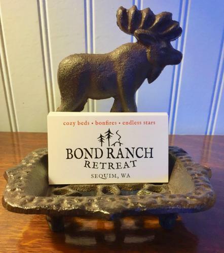 Hostal Bond Ranch Retreat