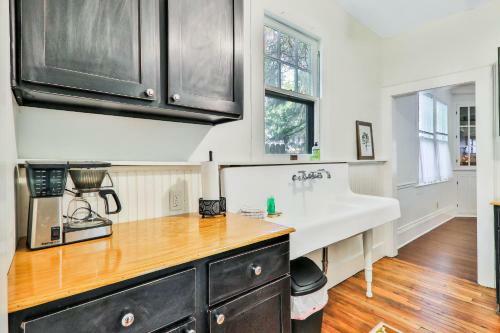 Charming Myrtle Bungalow