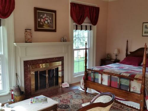Bed & Breakfast Mariaville Lake B & B