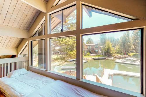 Waterfront Apres' Ski Cabin