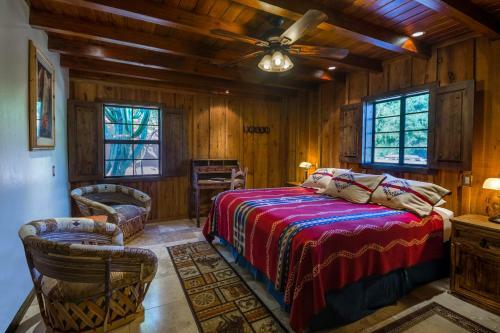Bed & Breakfast White Stallion Ranch