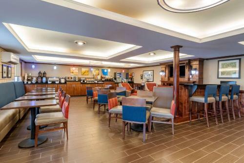 Hotel Comfort Inn & Suites South Hill I-85