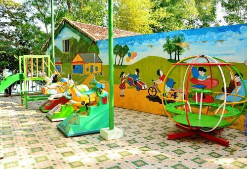 Hotel Phu Ninh Lake Resort