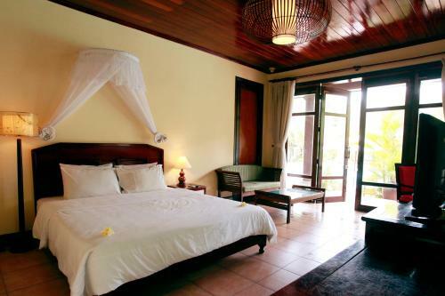 Hotel Lang Co Beach Resort