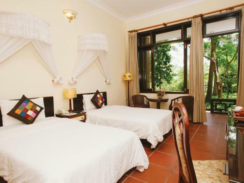 Hotel Lang Co Beach Resort