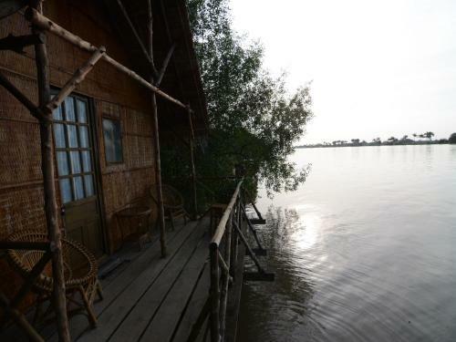 Hostal Happy Family Guesthouse