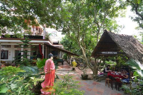 Hostal Happy Family Guesthouse