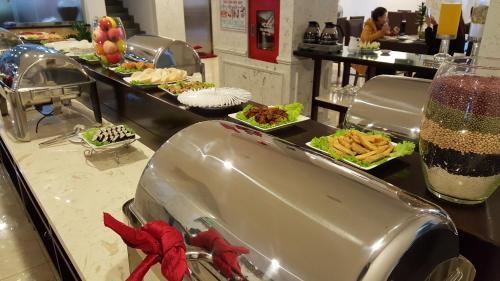 Thaihoa Riverside Hotel