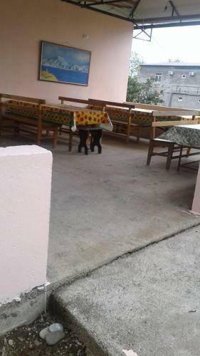 Hostal At Alla's