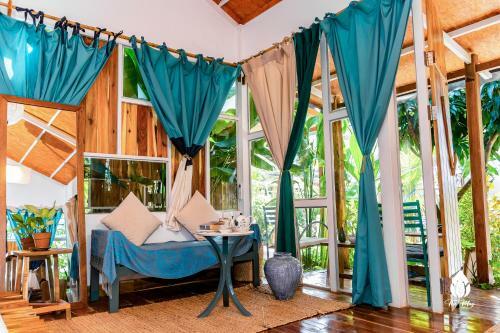 Hotel The May Garden Stay & Cafe