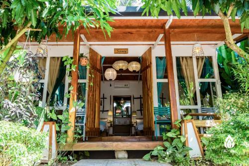 Hotel The May Garden Stay & Cafe