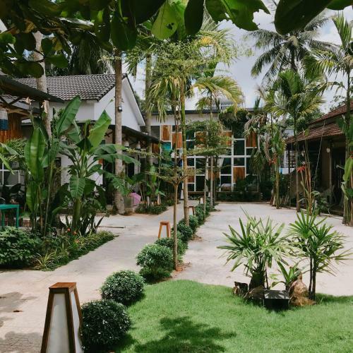 Hotel The May Garden Stay & Cafe