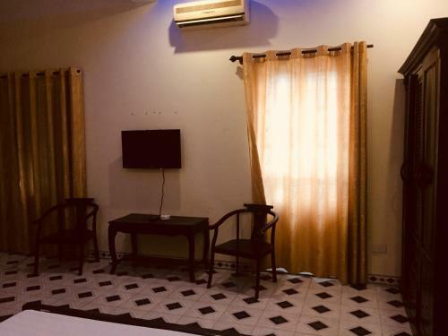 Hotel Kh�ch S?n Quang Anh