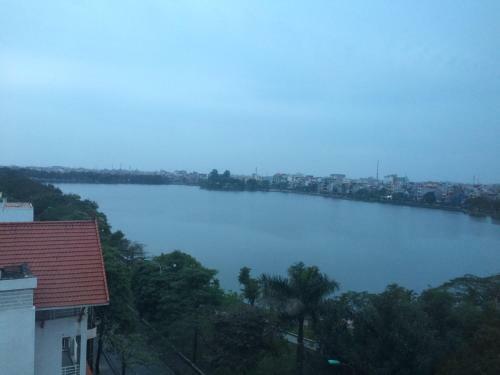 Lake Side Hotel