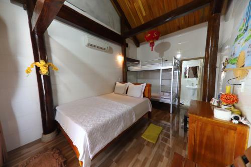 Hostal Song Que Homestay