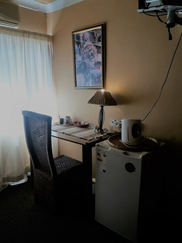 Hostal Elephant Rock Inn