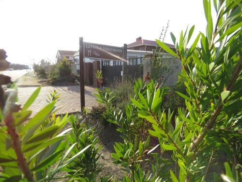 Hostal Laphola Guesthouse