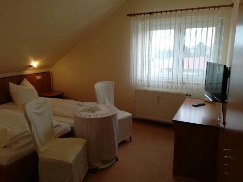 Hostal Weinbau & Pension "8zeilen"