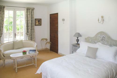 Lacoste Villa Sleeps 6 Pool Wifi