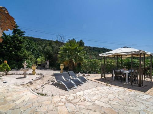 Cozy Villa In Oupia With Private Pool And Jacuzzi