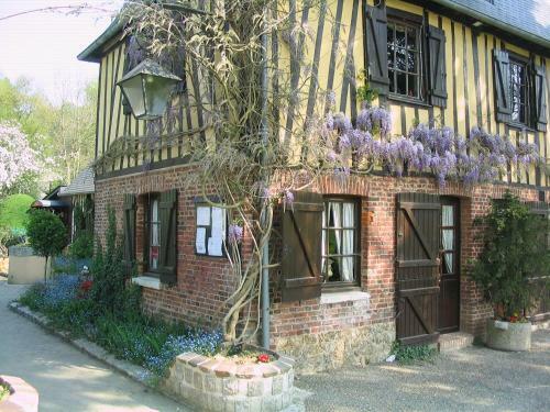 Posada Auberge Du Val Au Cesne