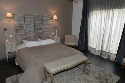 Hostal La Maison D'hotes De Saint Leger