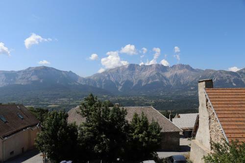 Bed & Breakfast Le Cairn Chambres & Table D'h�tes