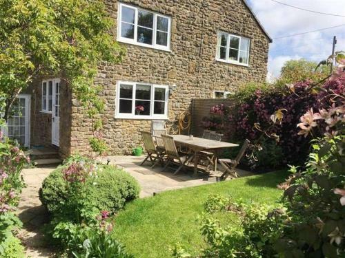 Pippins Loders, Bridport