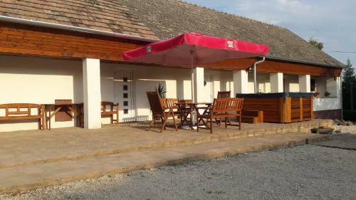 Hostal Vend�gh�z Kar�d