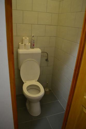 Hostal Alm�sy Vend�gh�z