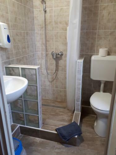 Hostal Cs�sz�rkert Vend�gh�z